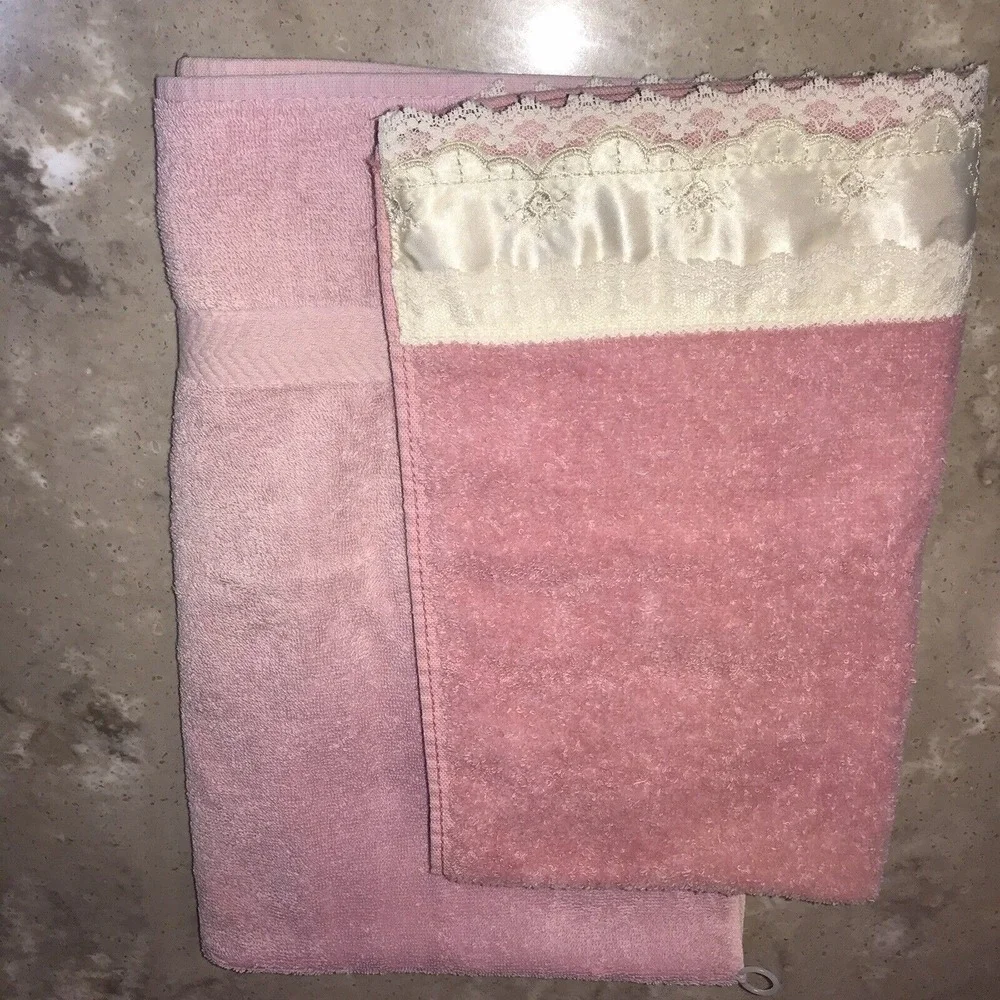 1 JC Penney Home Collection Pink Hand Towel 1 Cannon Lace Trimmed 100% Cotton